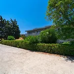 Hotel Yiasemi *