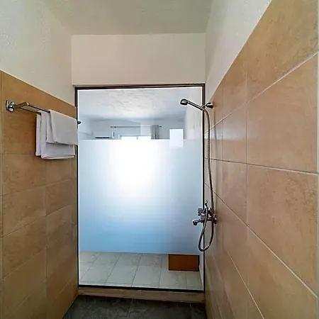 Hotel Yiasemi *