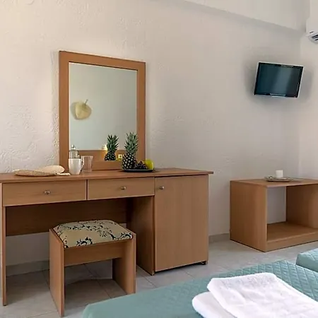 Hotel Yiasemi *