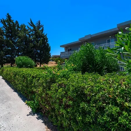 Yiasemi Hotel *